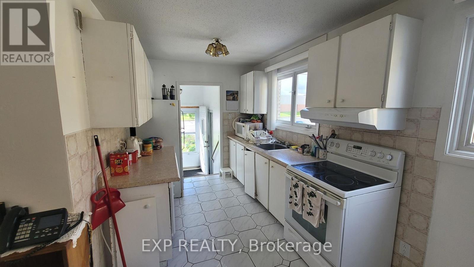 1747 Heron Road, Ottawa, Ontario  K1V 6A2 - Photo 3 - X13750268