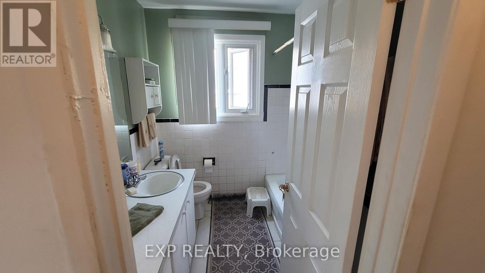 1747 Heron Road, Ottawa, Ontario  K1V 6A2 - Photo 8 - X13750268