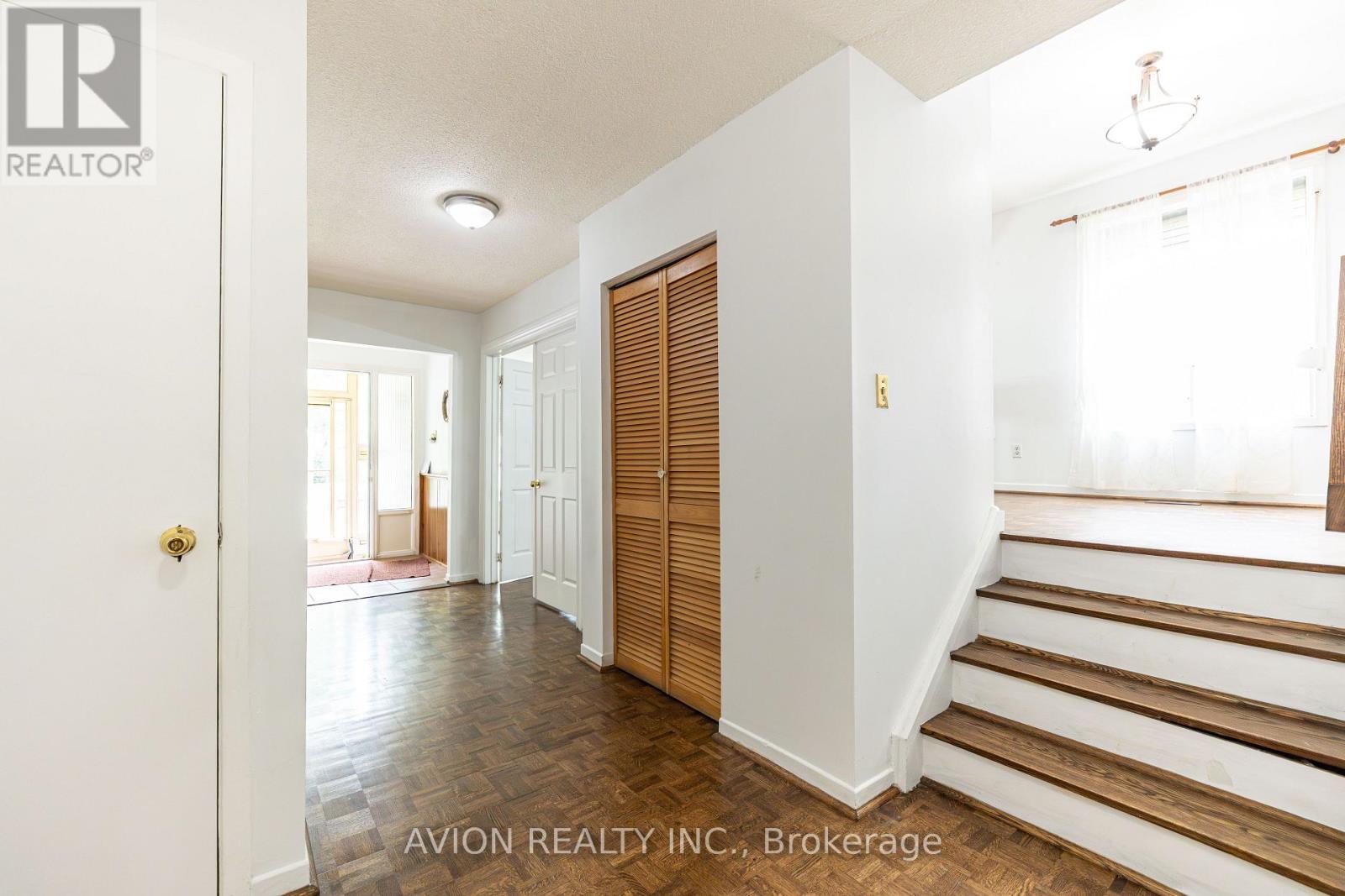 241 Weldrick Road W, Richmond Hill, Ontario  L4C 5J2 - Photo 10 - N13750266