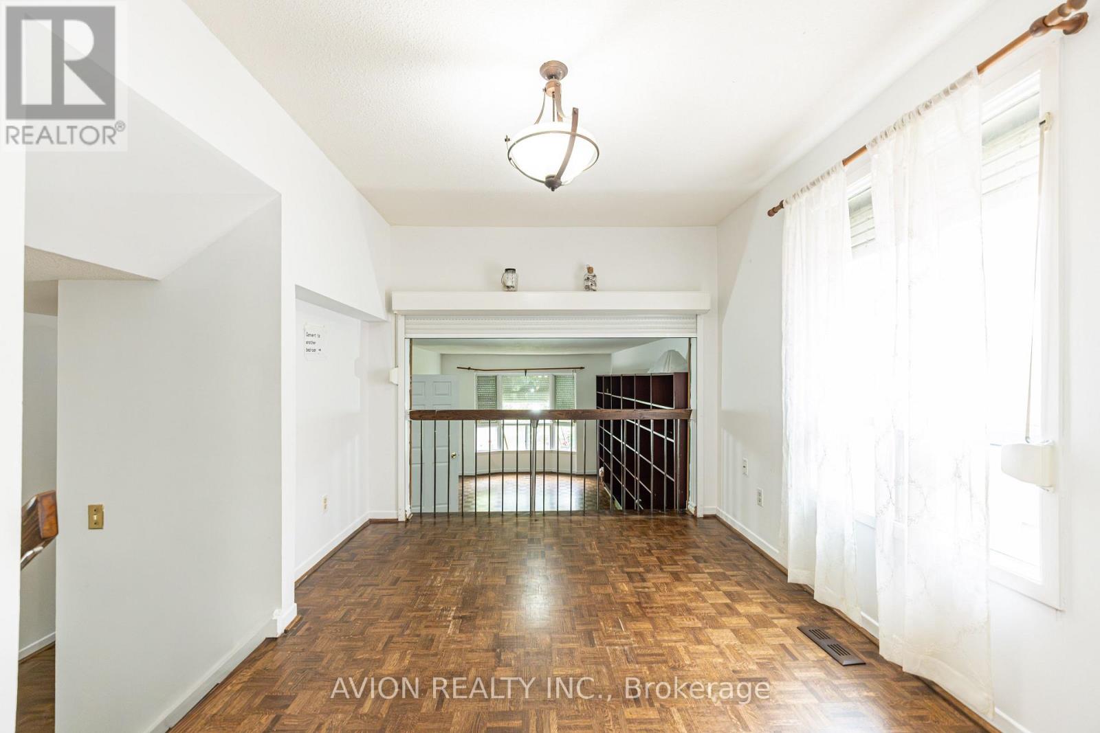 241 Weldrick Road W, Richmond Hill, Ontario  L4C 5J2 - Photo 11 - N13750266