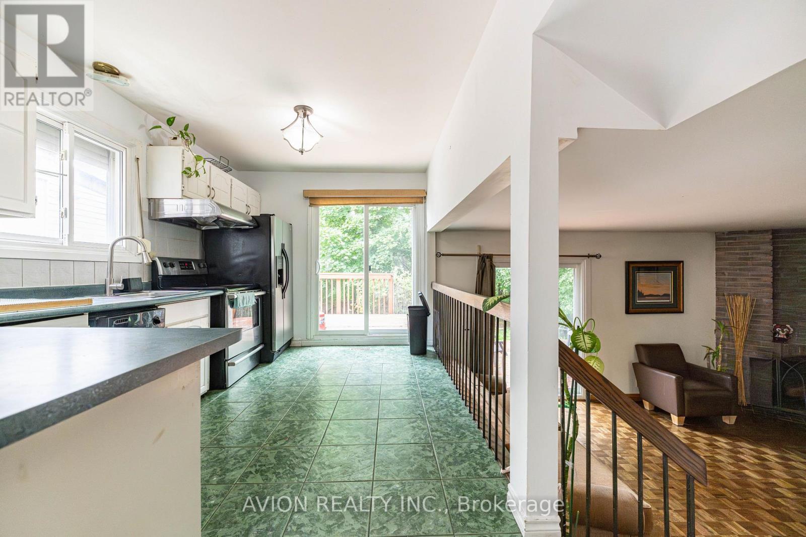 241 Weldrick Road W, Richmond Hill, Ontario  L4C 5J2 - Photo 13 - N13750266