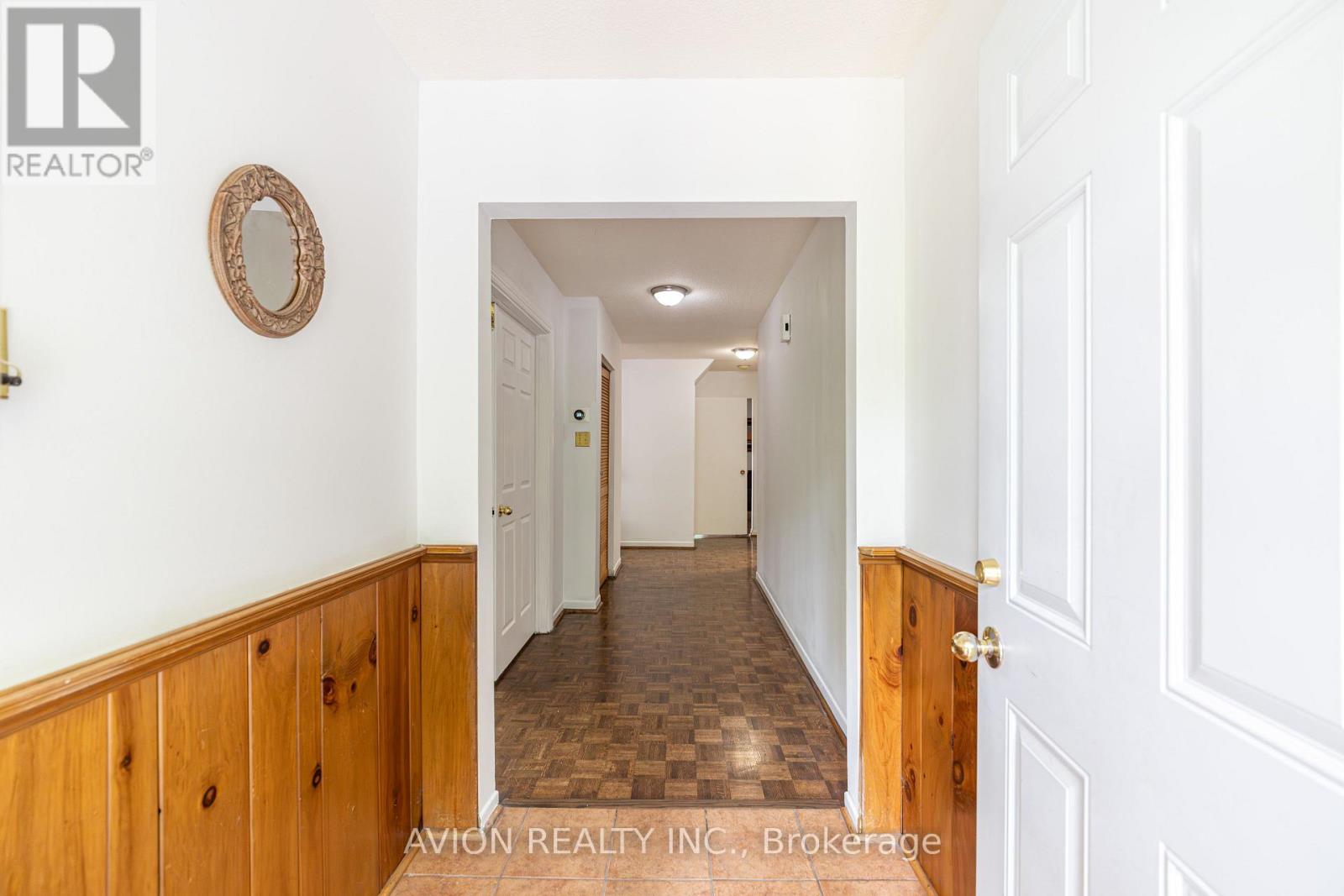 241 Weldrick Road W, Richmond Hill, Ontario  L4C 5J2 - Photo 2 - N13750266