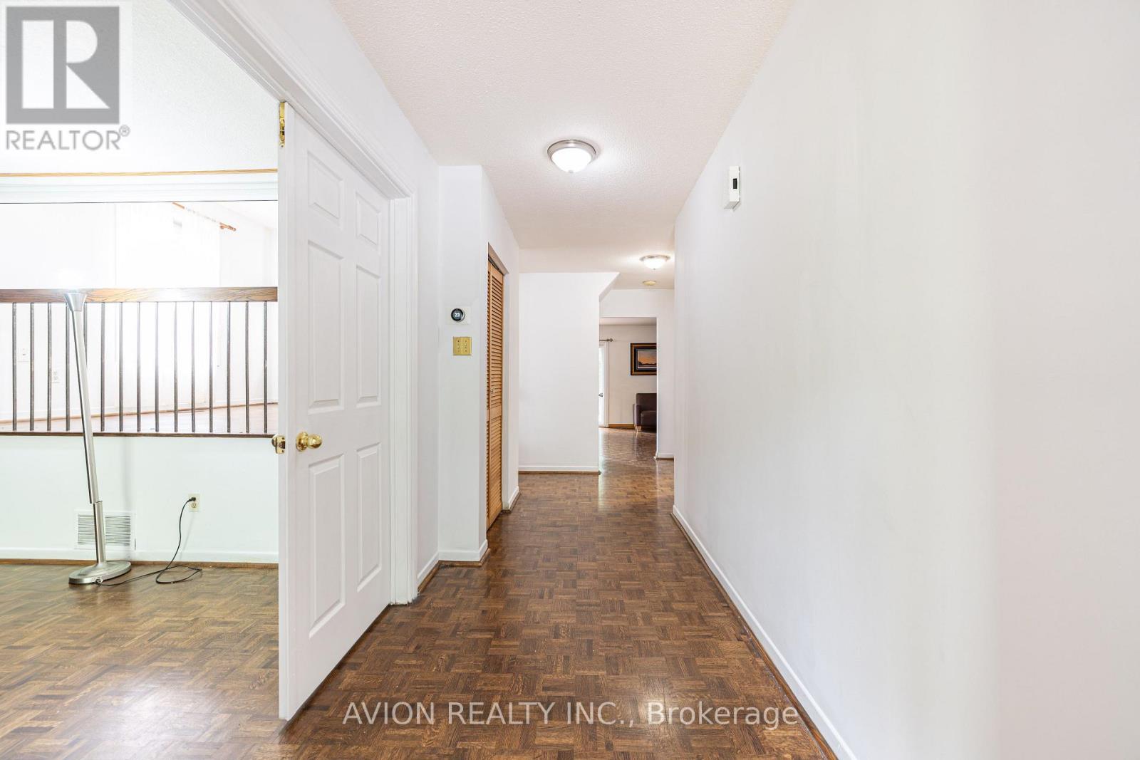 241 Weldrick Road W, Richmond Hill, Ontario  L4C 5J2 - Photo 3 - N13750266