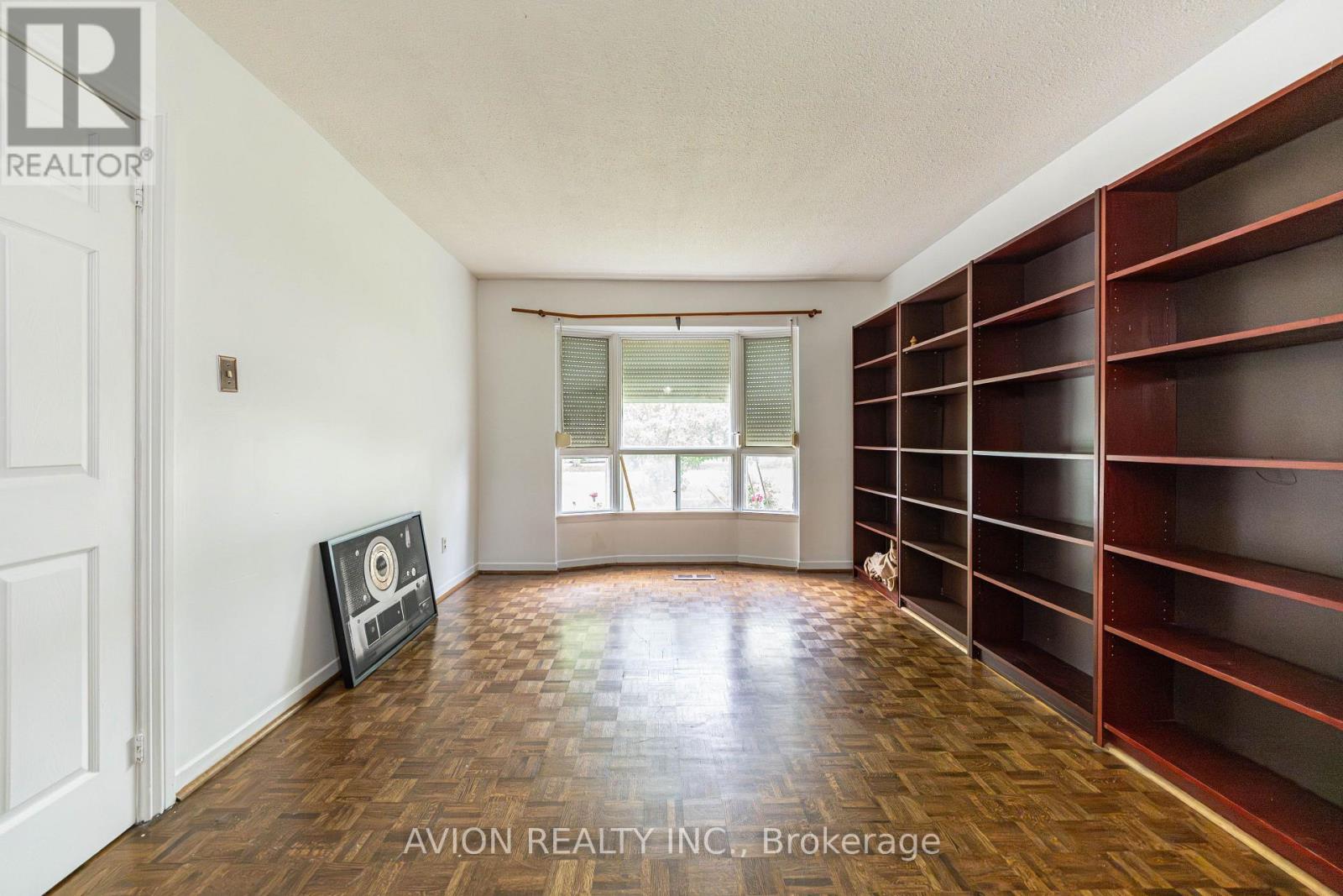 241 Weldrick Road W, Richmond Hill, Ontario  L4C 5J2 - Photo 6 - N13750266