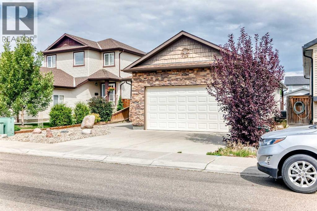 27 Jessie Robinson Close N, Lethbridge, Alberta  T1H 6Y4 - Photo 3 - A2341251