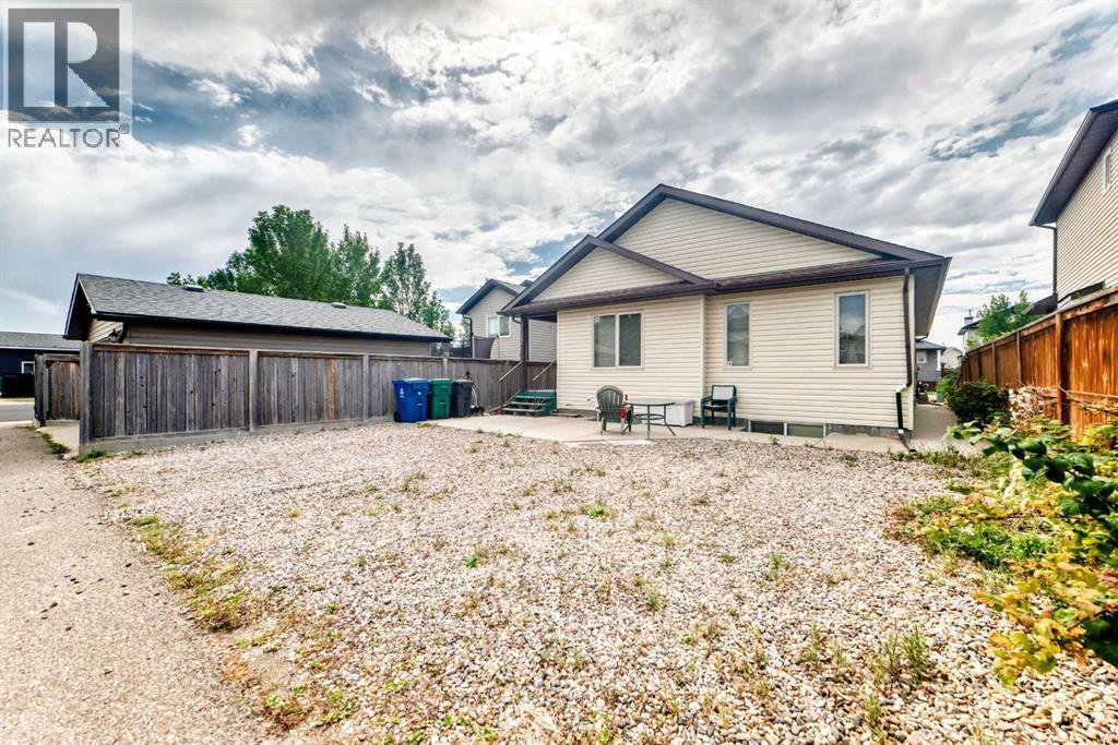 27 Jessie Robinson Close N, Lethbridge, Alberta  T1H 6Y4 - Photo 33 - A2341251
