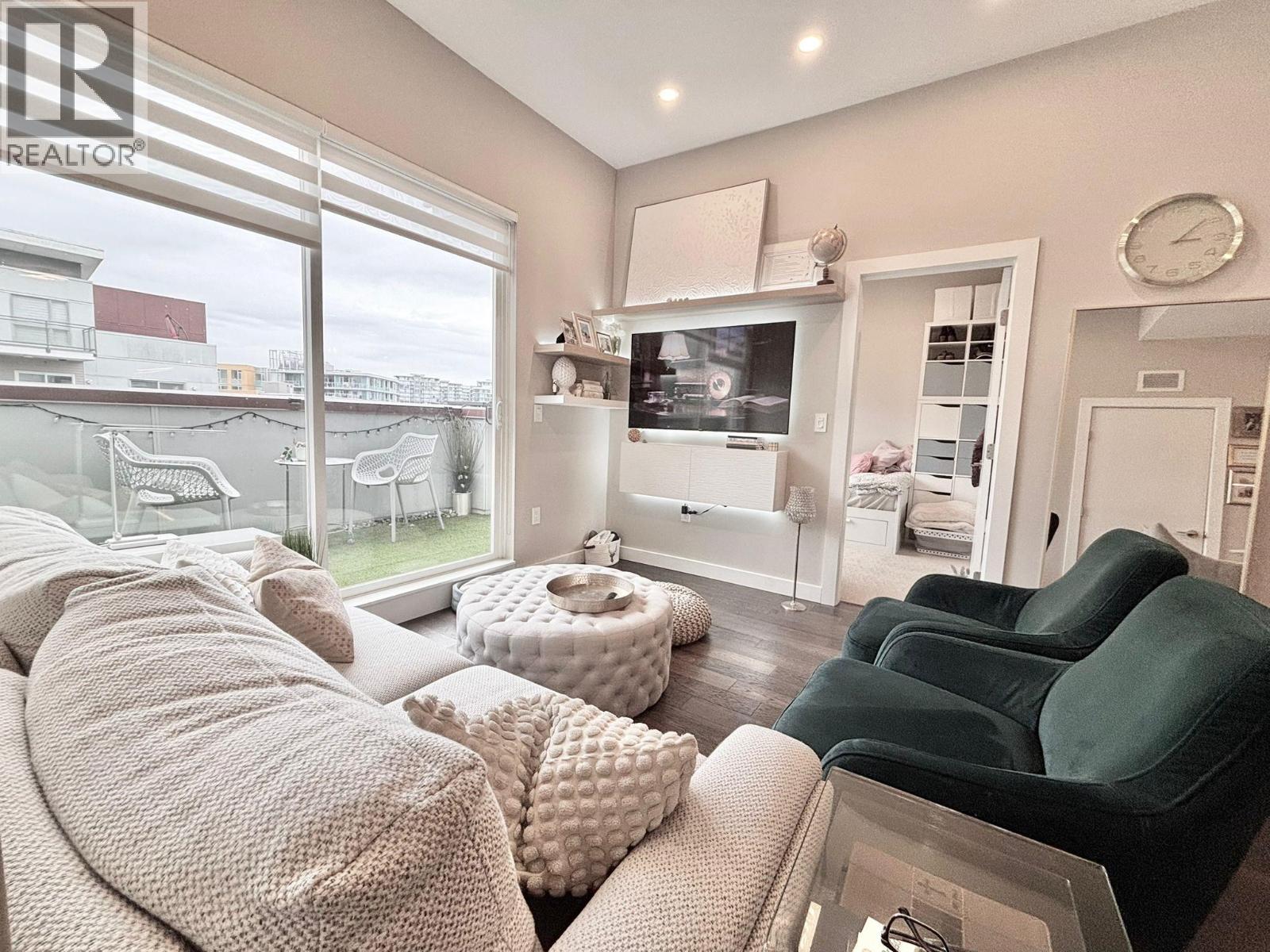 602 5399 CEDARBRIDGE WAY, Richmond, British Columbia