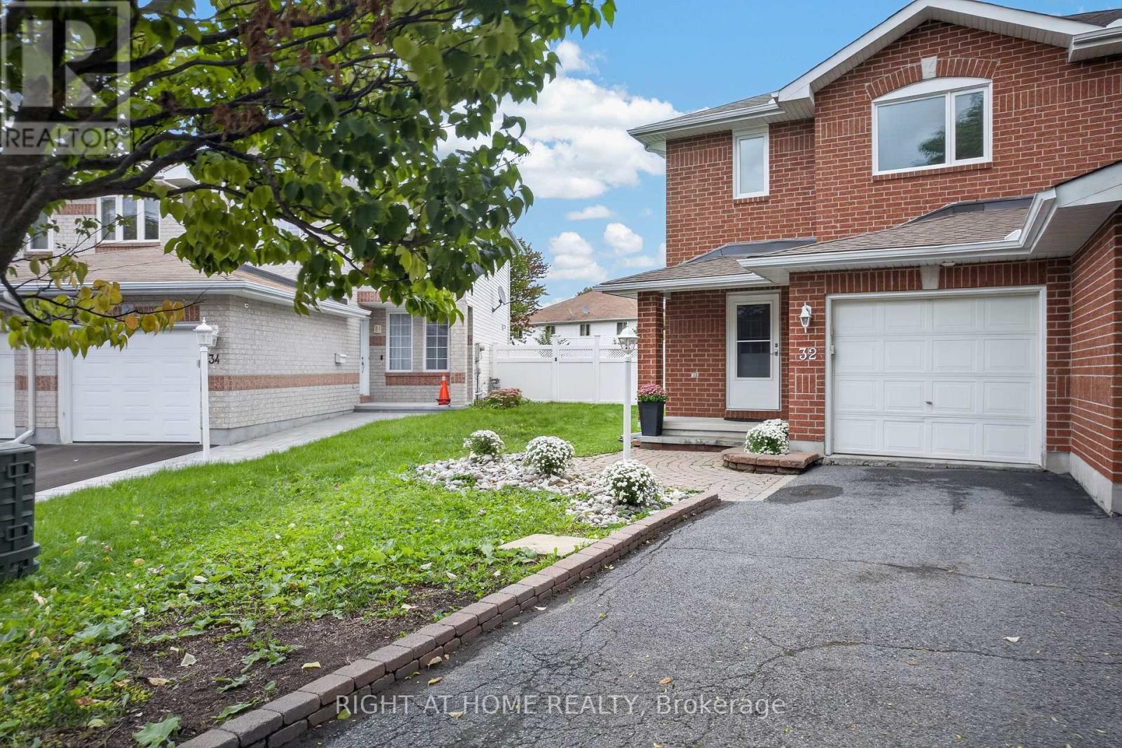 32 SAFFRON COURT, Ottawa, Ontario
