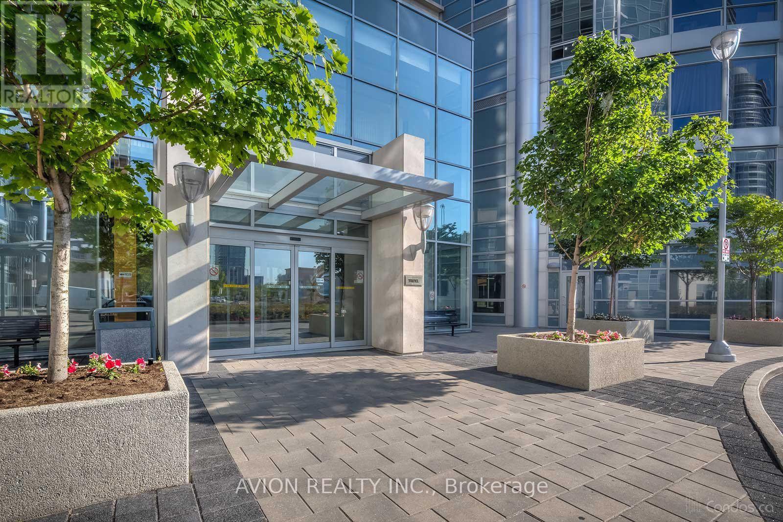 3017 - 135 Village Green Square, Toronto, Ontario  M1S 0G4 - Photo 4 - E13750340