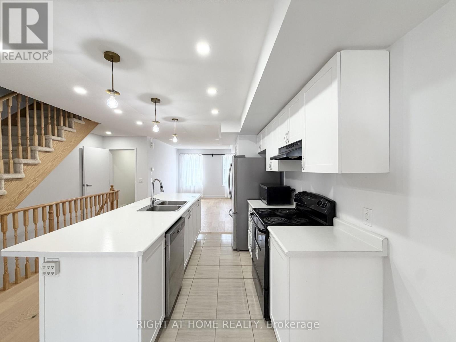 13 - 2500 Hill Rise Court, Oshawa, Ontario  L1L 0L2 - Photo 5 - E13750342