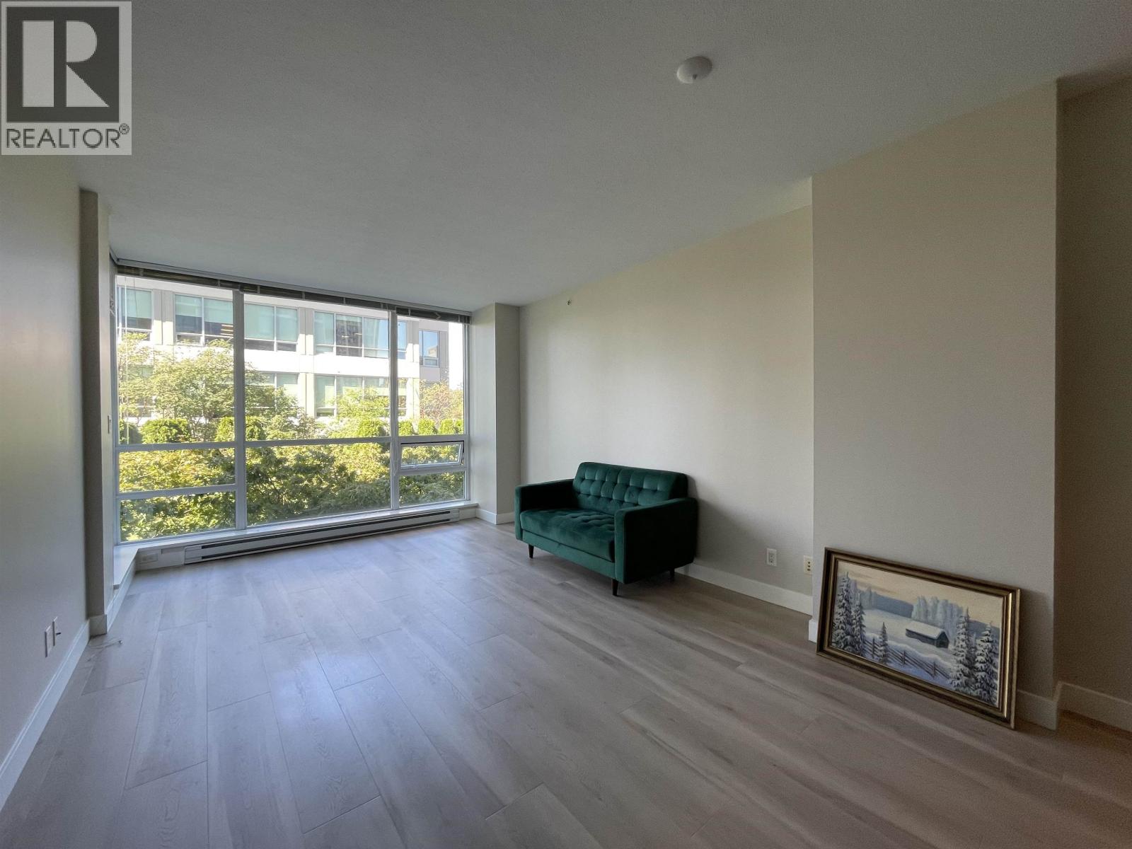 602 2968 Glen Drive, Coquitlam, British Columbia  V3B 0C4 - Photo 4 - R3160229