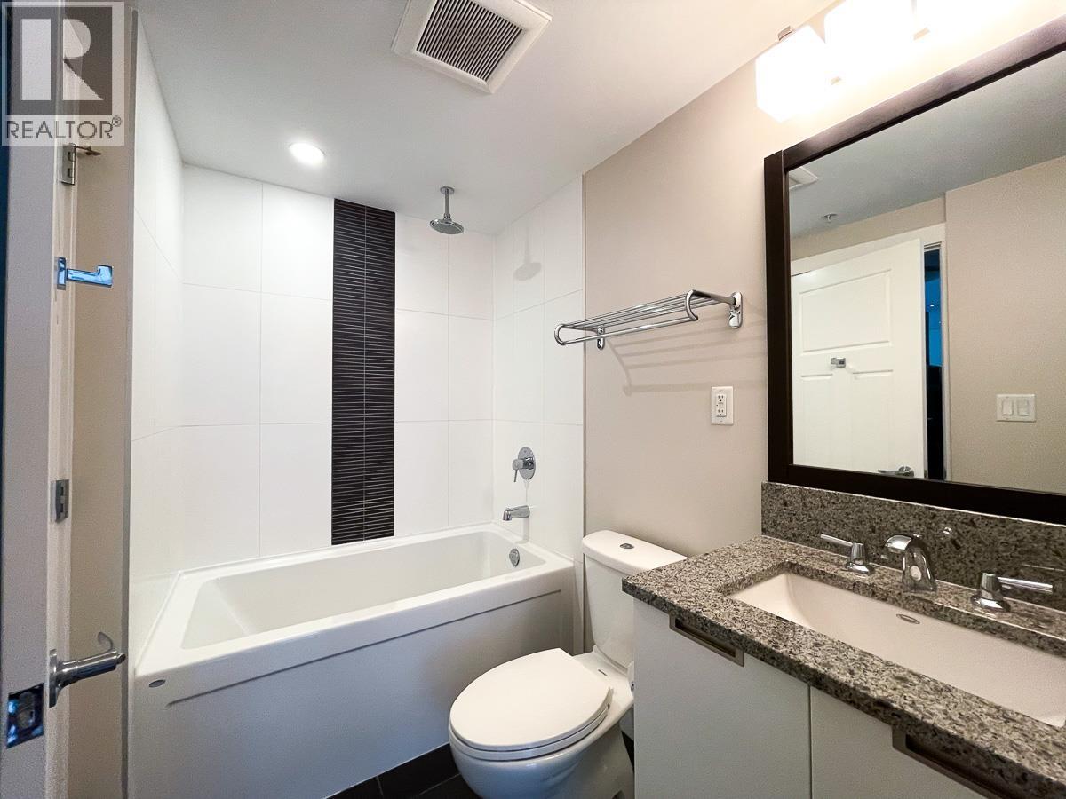 602 2968 Glen Drive, Coquitlam, British Columbia  V3B 0C4 - Photo 15 - R3160229