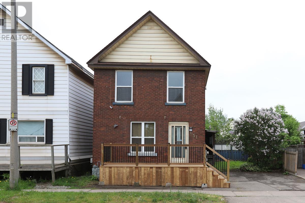 651 Queen St W, Sault Ste. Marie, Ontario  P6A 1B1 - Photo 2 - SM261408