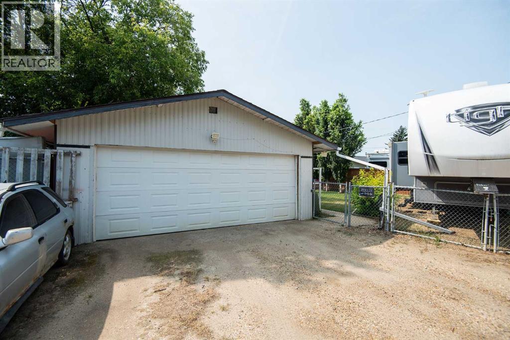 4606 51 Avenue, Bentley, Alberta  T0C 0J0 - Photo 42 - A2335401