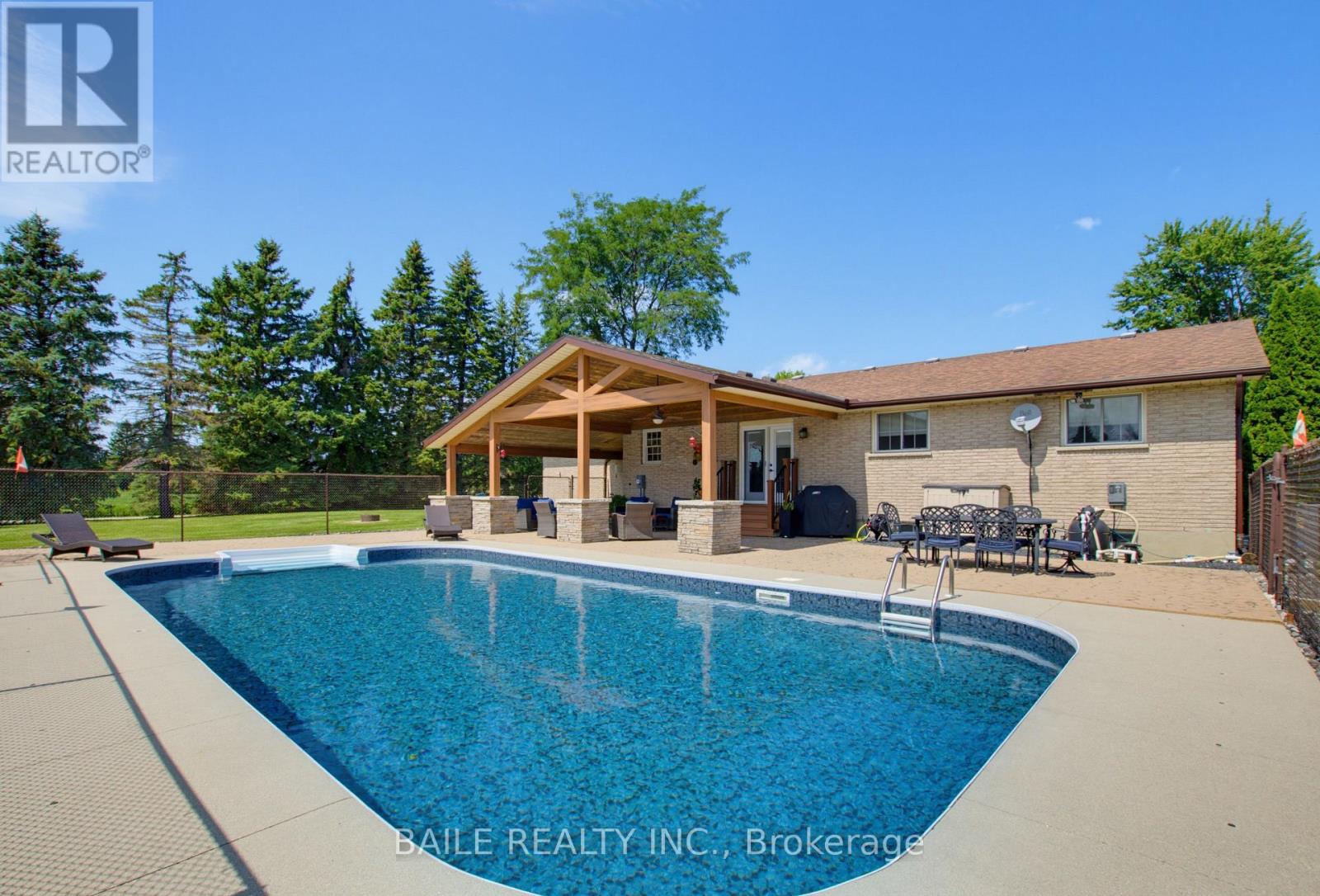 6725 Churchill Line, Brooke-Alvinston, Ontario  N0M 2S0 - Photo 38 - X13750400