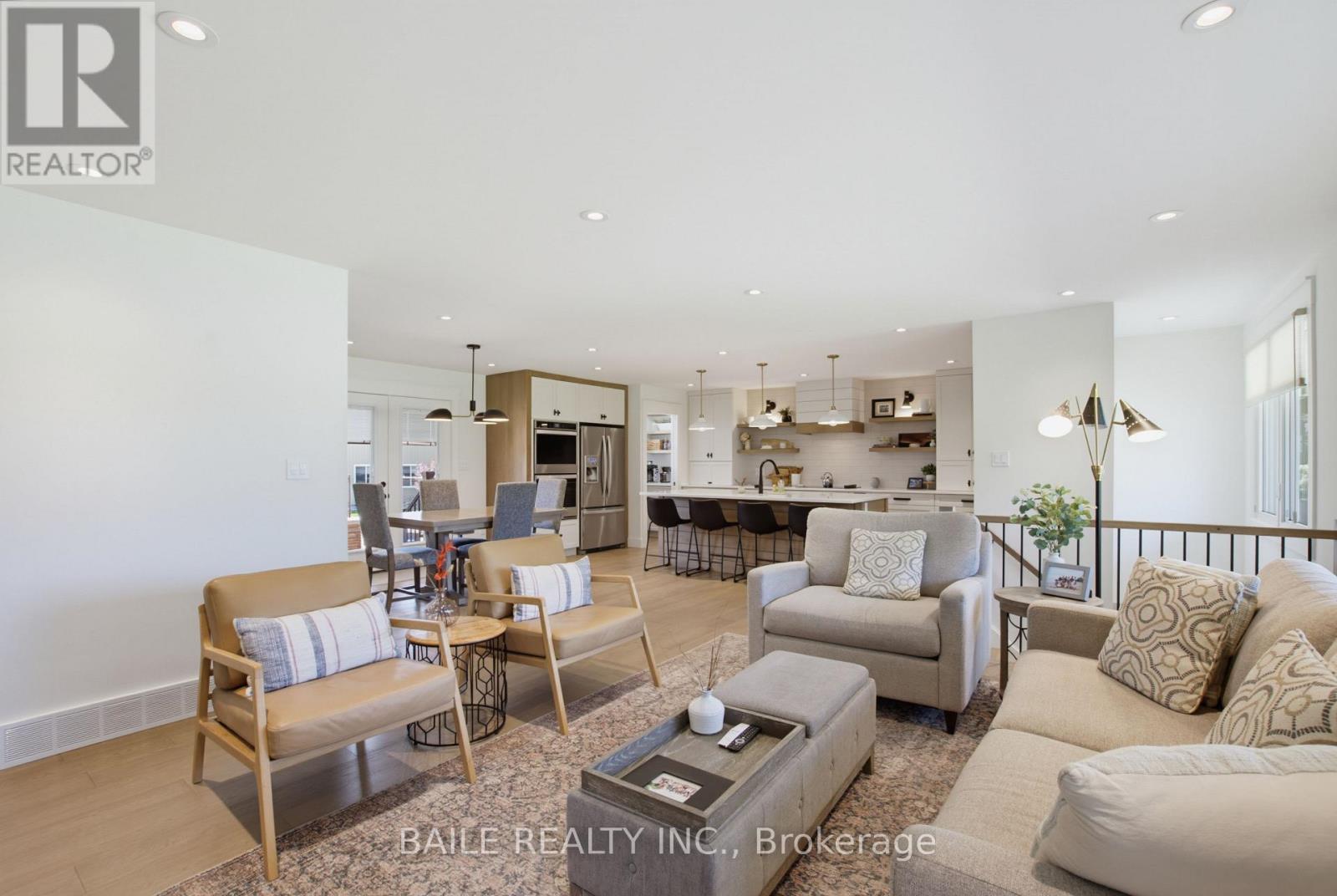 6725 Churchill Line, Brooke-Alvinston, Ontario  N0M 2S0 - Photo 4 - X13750400