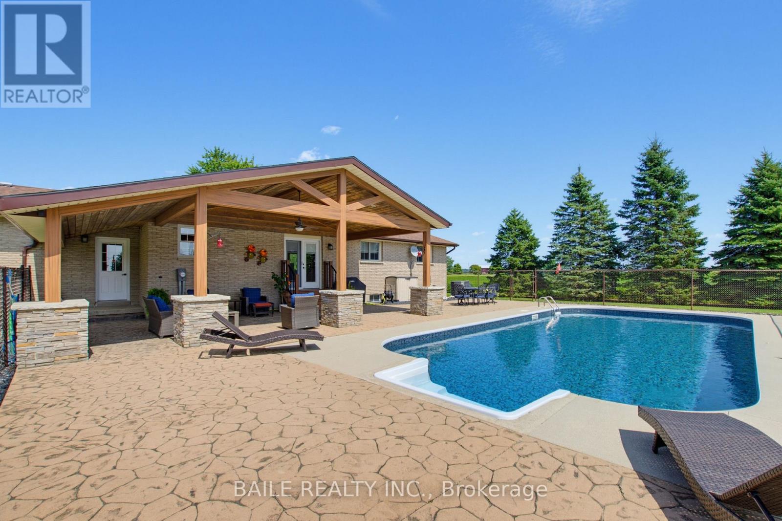 6725 Churchill Line, Brooke-Alvinston, Ontario  N0M 2S0 - Photo 41 - X13750400