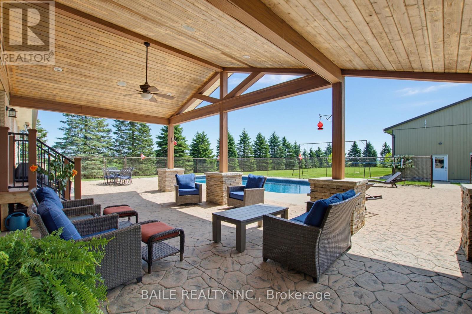 6725 Churchill Line, Brooke-Alvinston, Ontario  N0M 2S0 - Photo 42 - X13750400