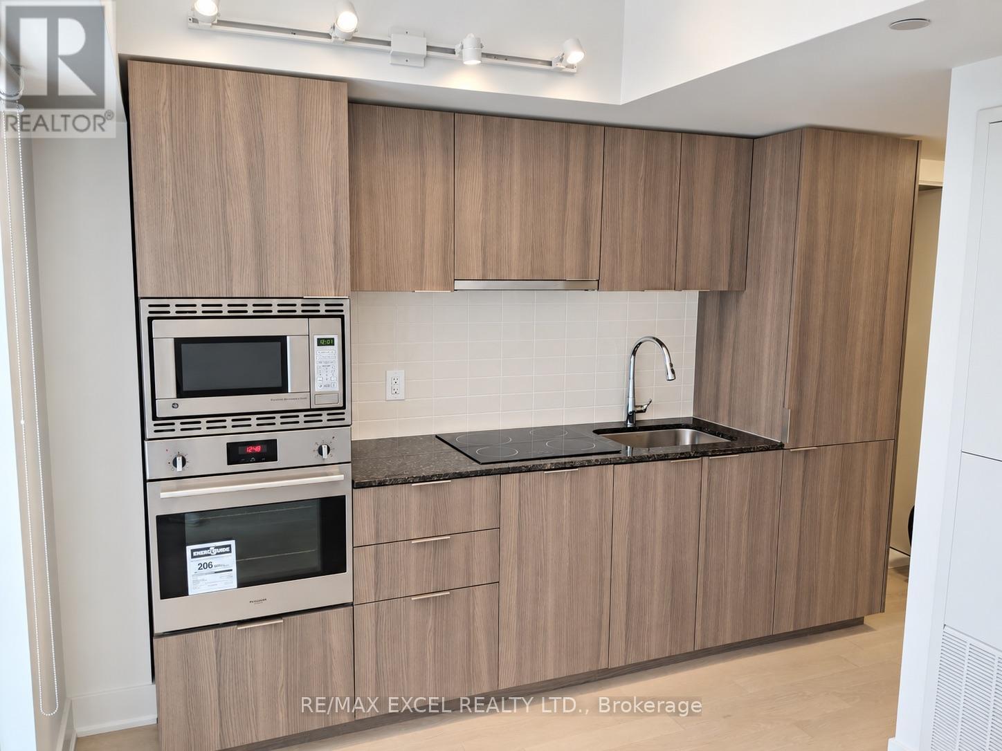328 - 955 BAY STREET, Toronto, Ontario