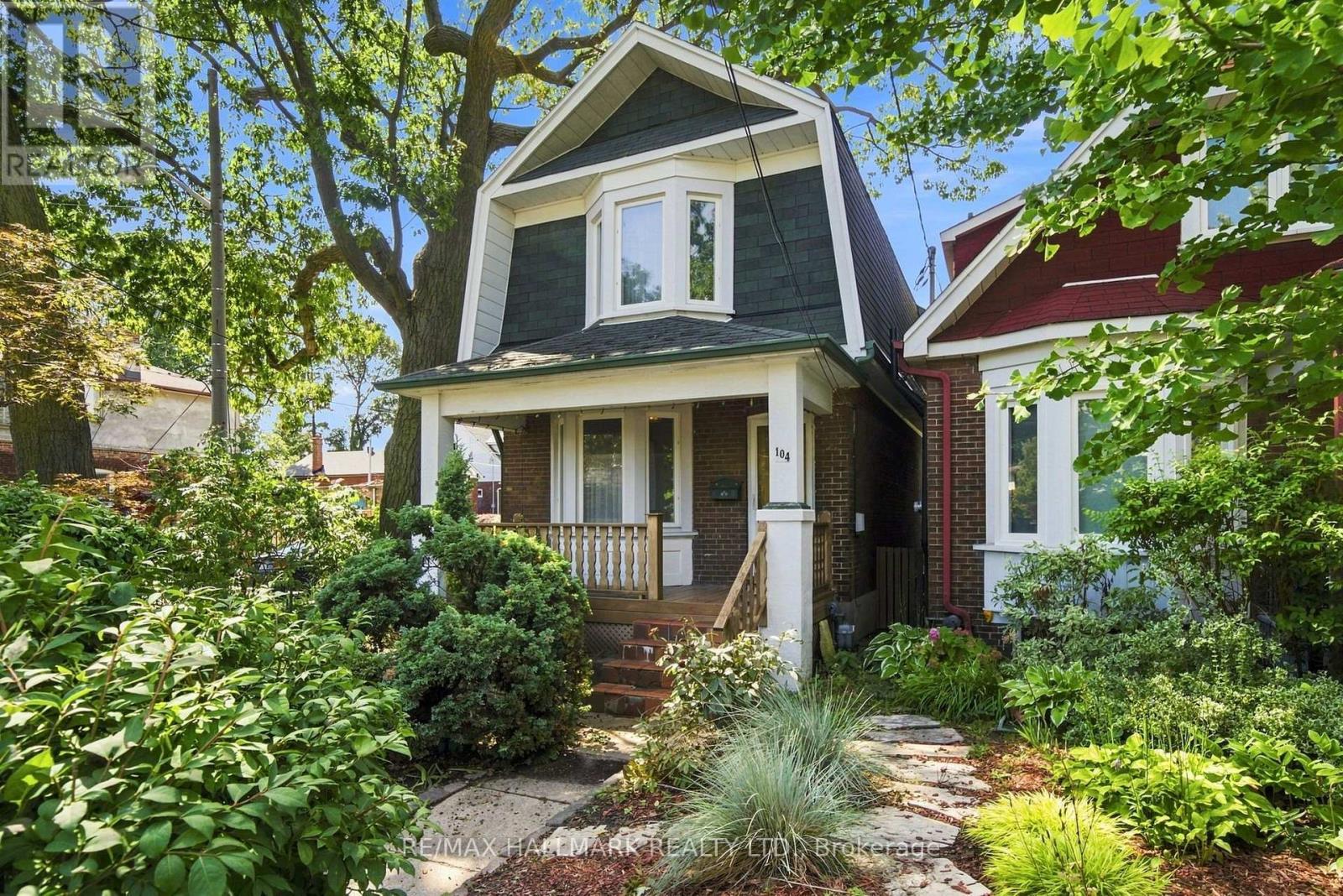 104 CHISHOLM AVENUE, Toronto, Ontario