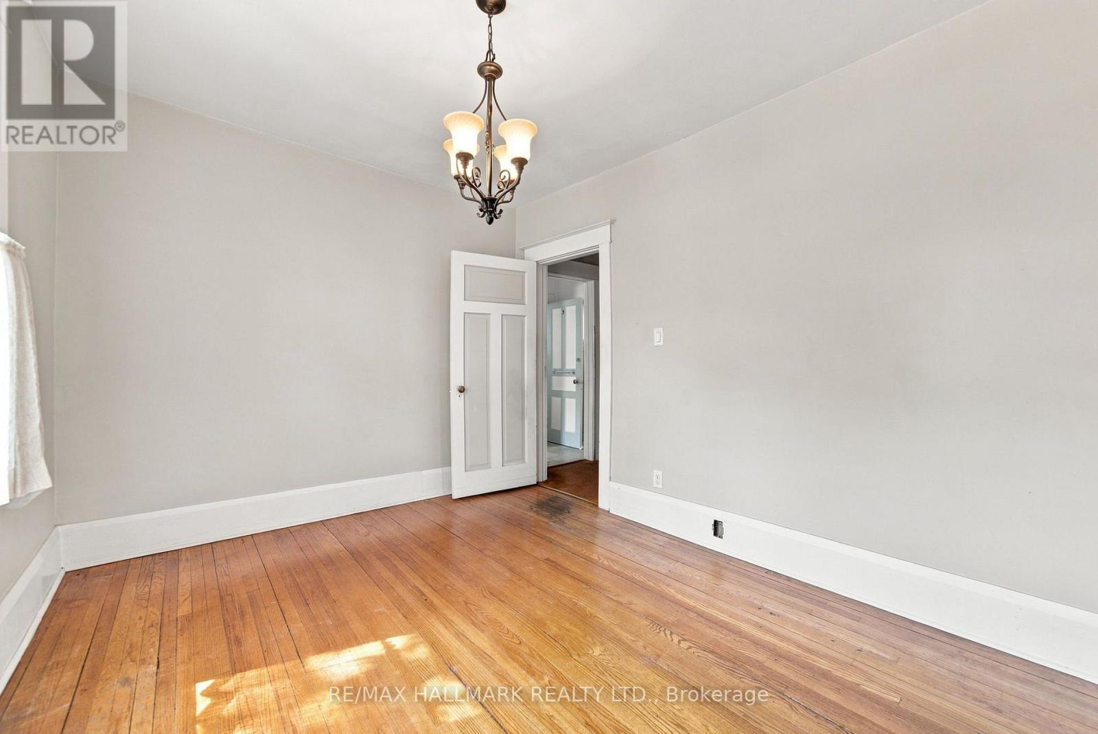 104 Chisholm Avenue, Toronto, Ontario  M4C 4V7 - Photo 13 - E13750380