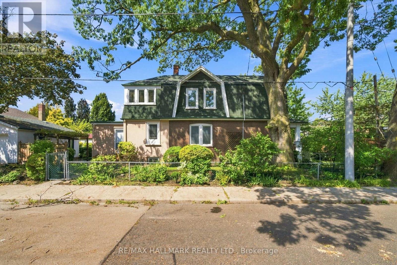 104 Chisholm Avenue, Toronto, Ontario  M4C 4V7 - Photo 2 - E13750380