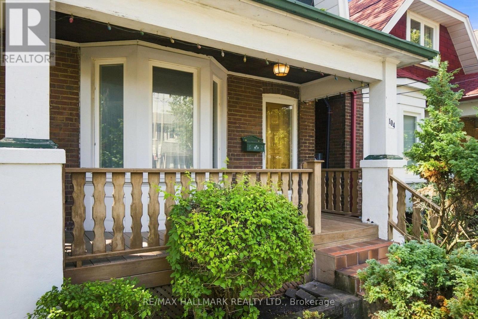 104 Chisholm Avenue, Toronto, Ontario  M4C 4V7 - Photo 5 - E13750380