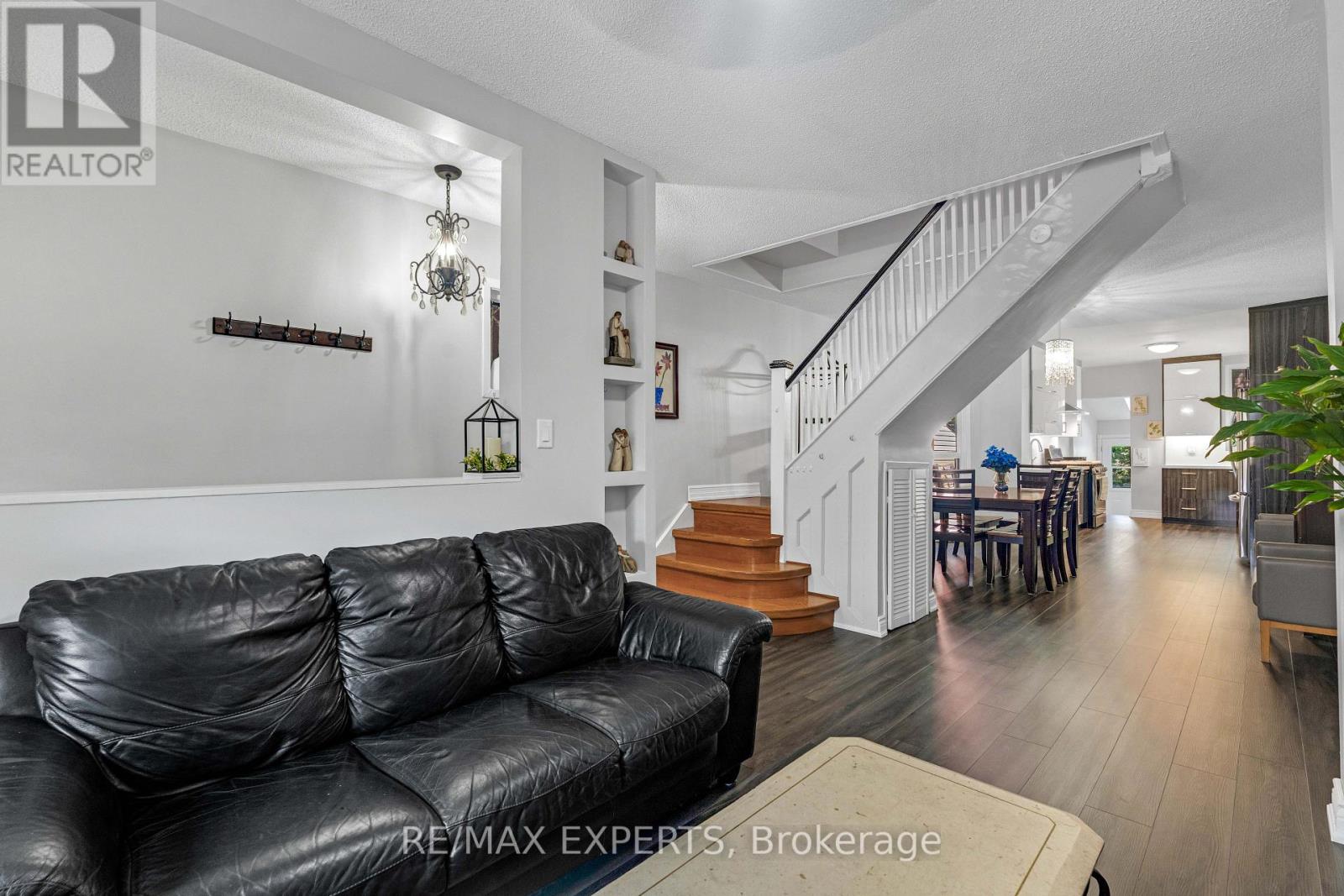 54 Marchmount Road, Toronto, Ontario  M6G 2A9 - Photo 11 - C13750410