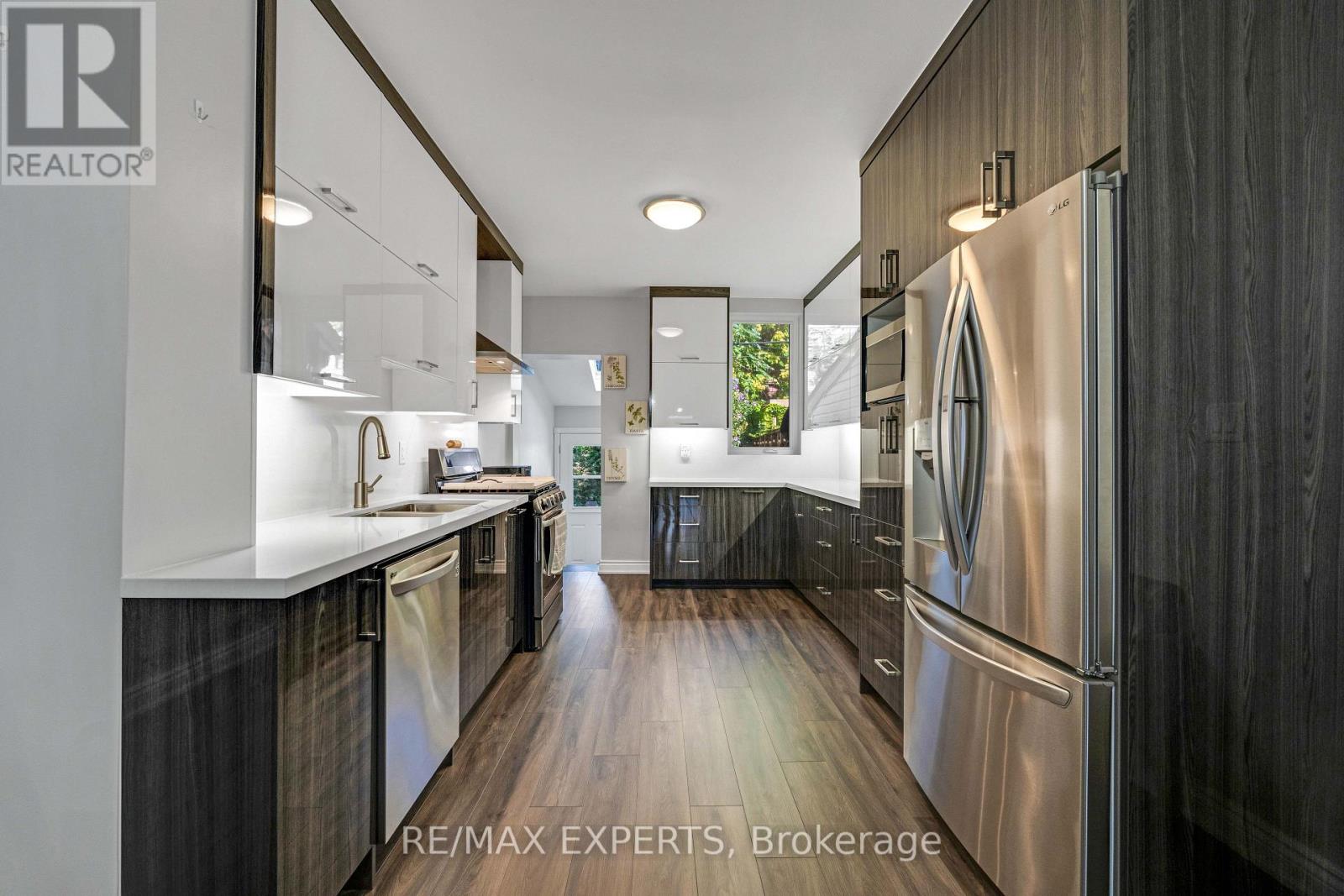 54 Marchmount Road, Toronto, Ontario  M6G 2A9 - Photo 13 - C13750410