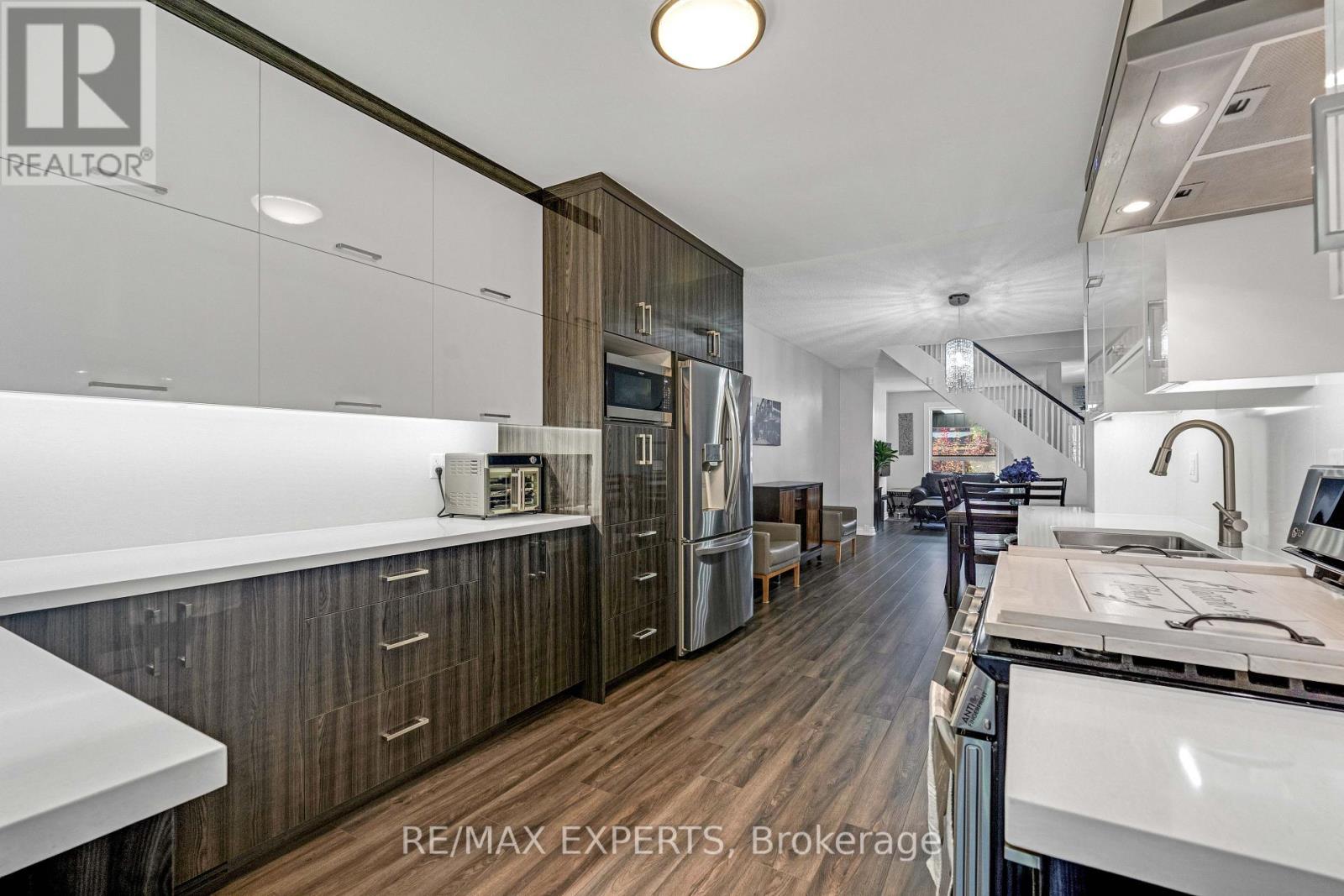 54 Marchmount Road, Toronto, Ontario  M6G 2A9 - Photo 14 - C13750410