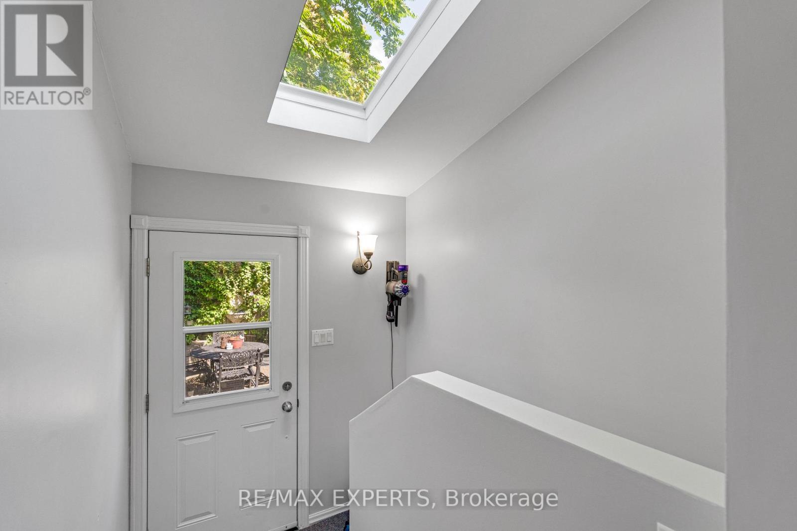 54 Marchmount Road, Toronto, Ontario  M6G 2A9 - Photo 19 - C13750410