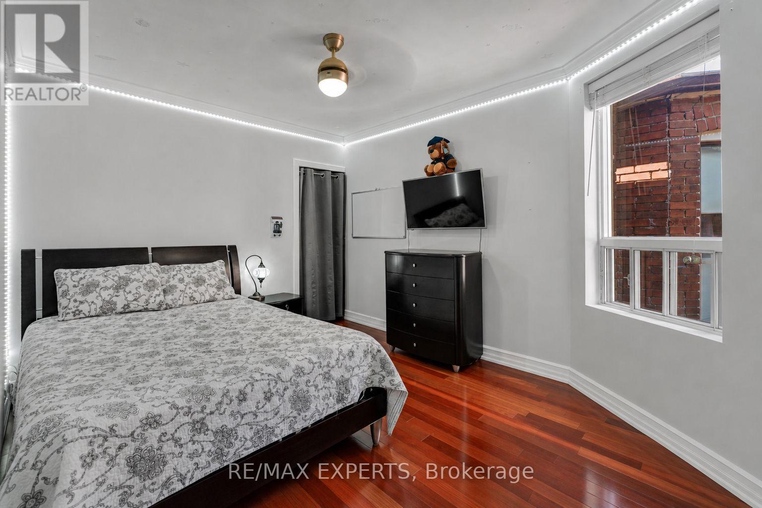 54 Marchmount Road, Toronto, Ontario  M6G 2A9 - Photo 23 - C13750410