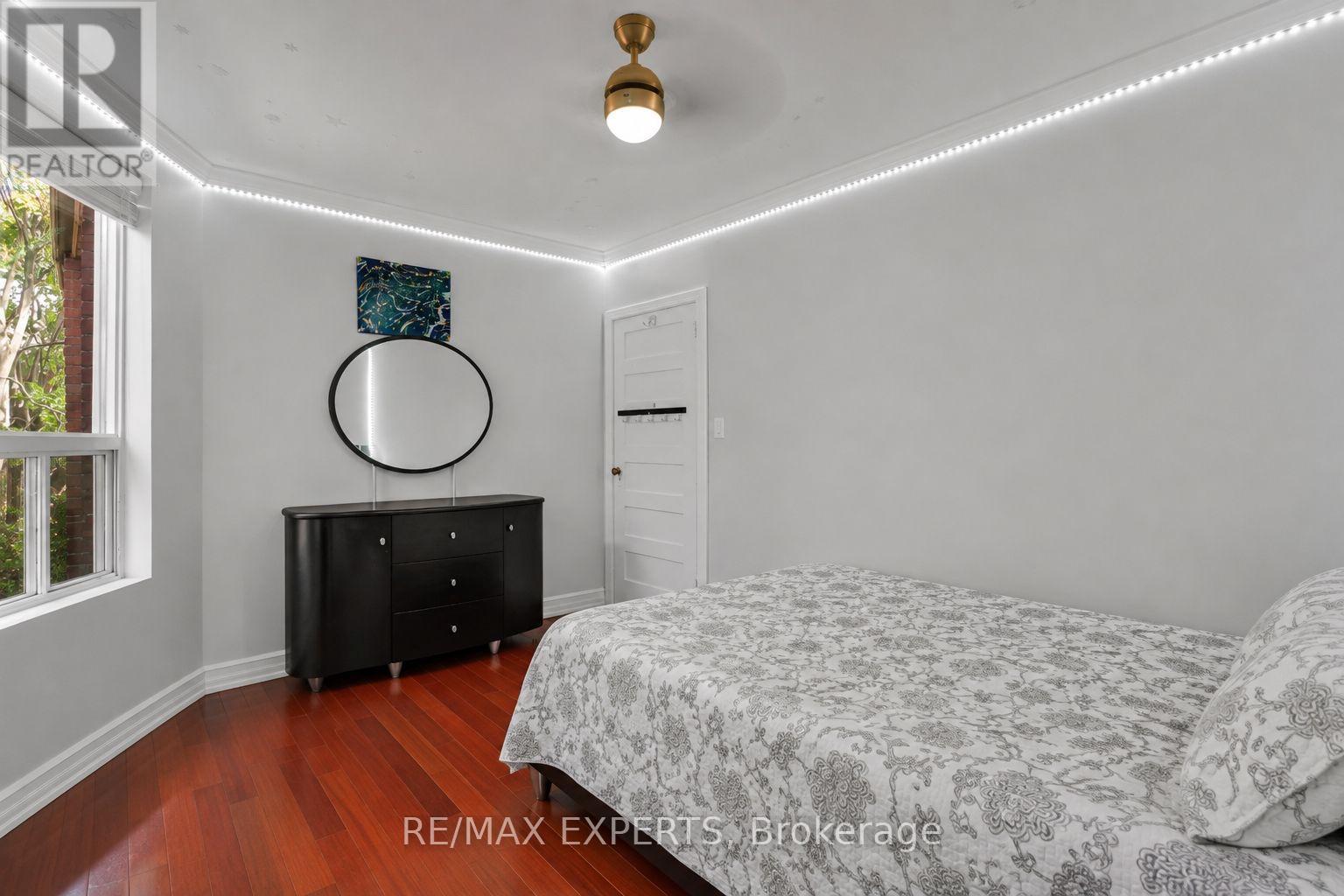 54 Marchmount Road, Toronto, Ontario  M6G 2A9 - Photo 24 - C13750410
