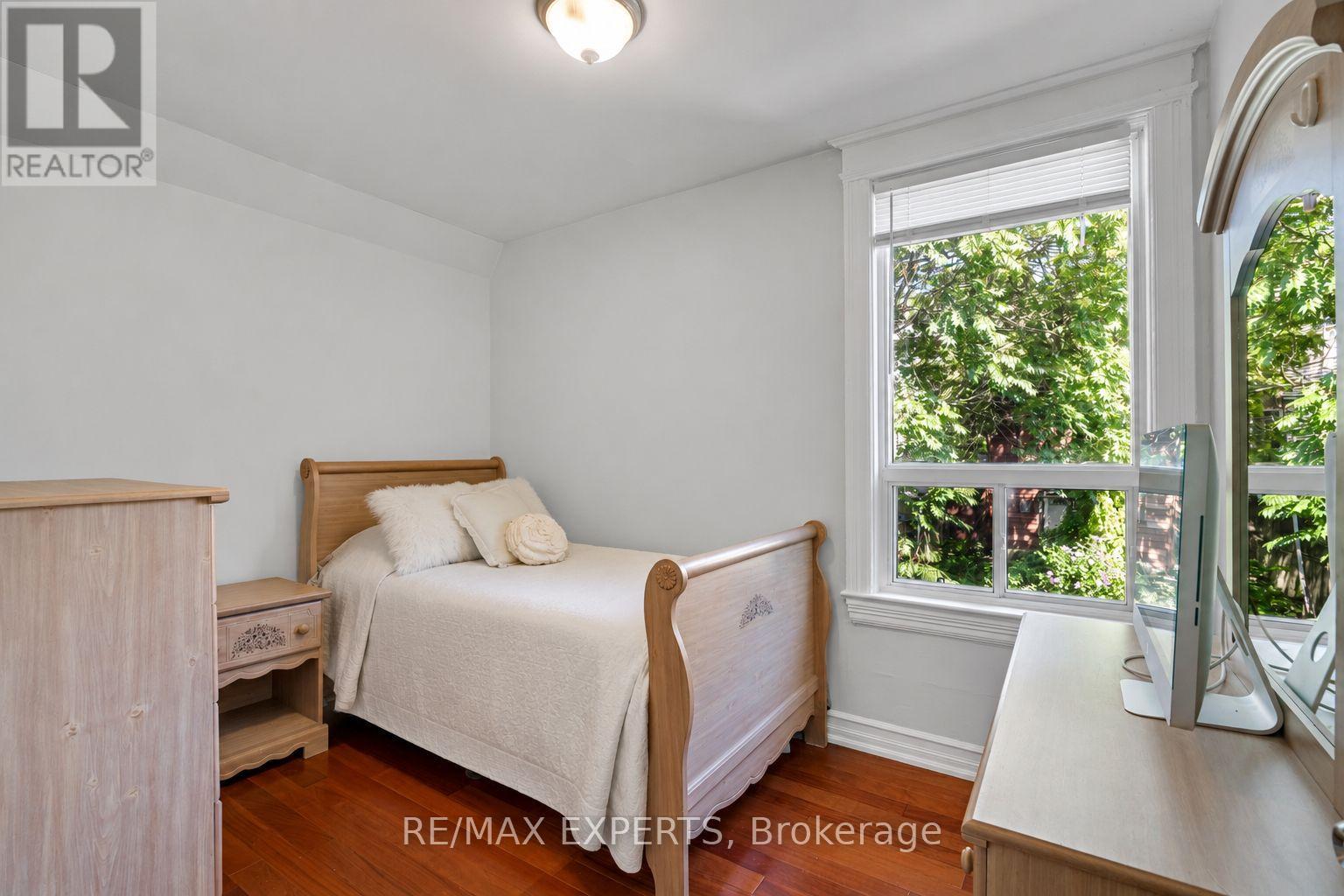 54 Marchmount Road, Toronto, Ontario  M6G 2A9 - Photo 25 - C13750410