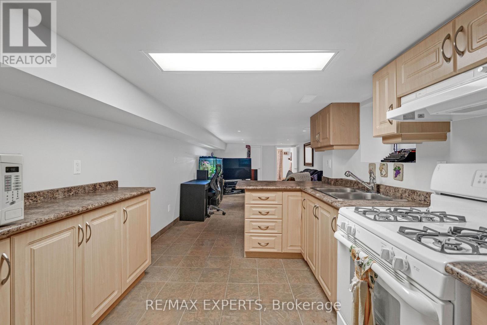 54 Marchmount Road, Toronto, Ontario  M6G 2A9 - Photo 27 - C13750410