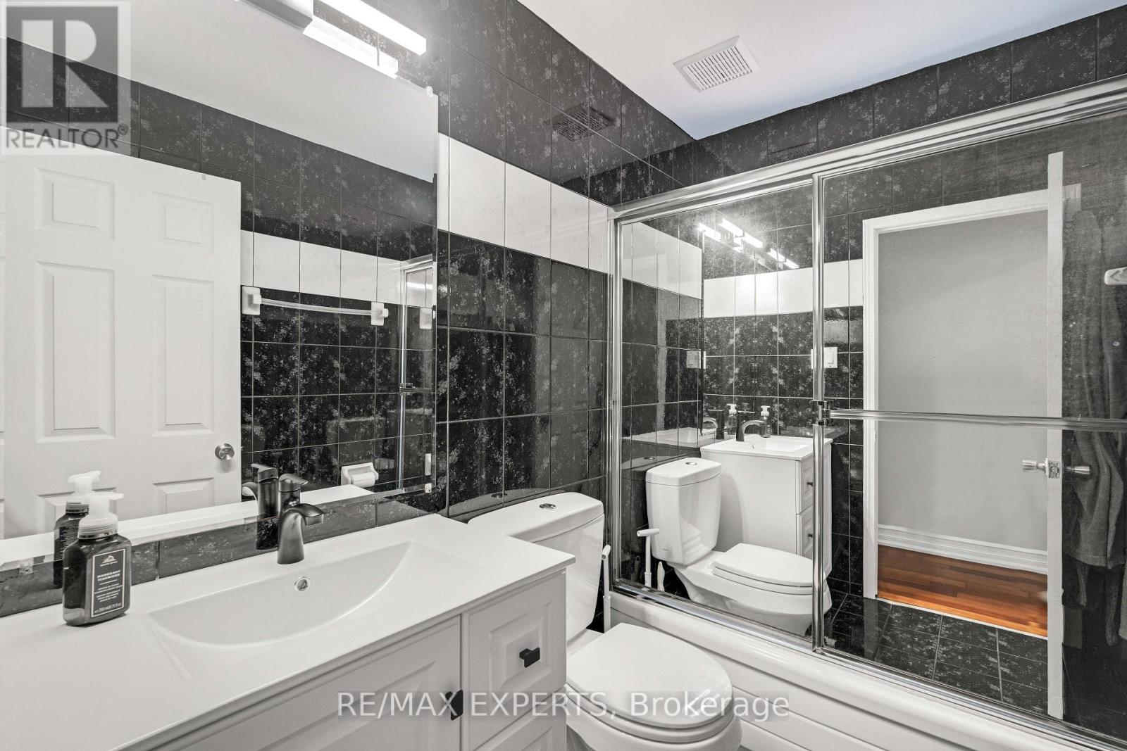 54 Marchmount Road, Toronto, Ontario  M6G 2A9 - Photo 40 - C13750410