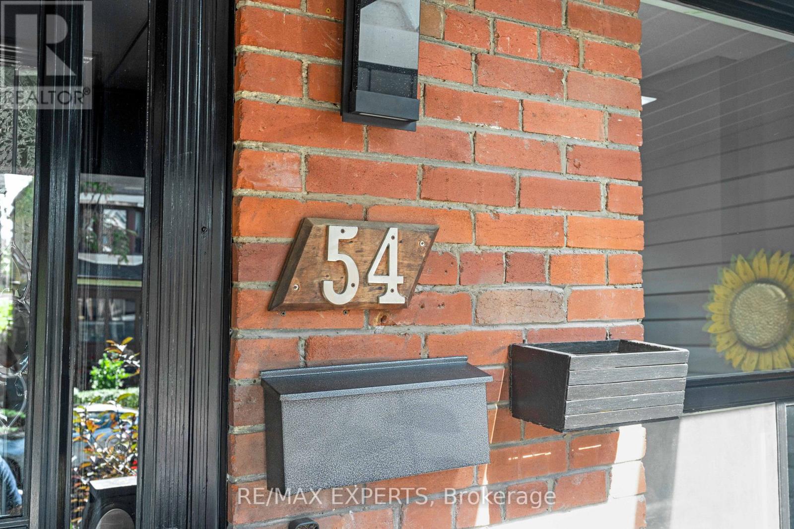 54 Marchmount Road, Toronto, Ontario  M6G 2A9 - Photo 6 - C13750410