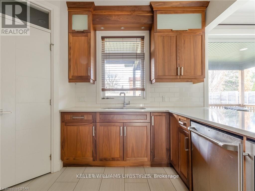 756 Hickorystick, London North, Ontario  N6G 0M9 - Photo 12 - X13750440