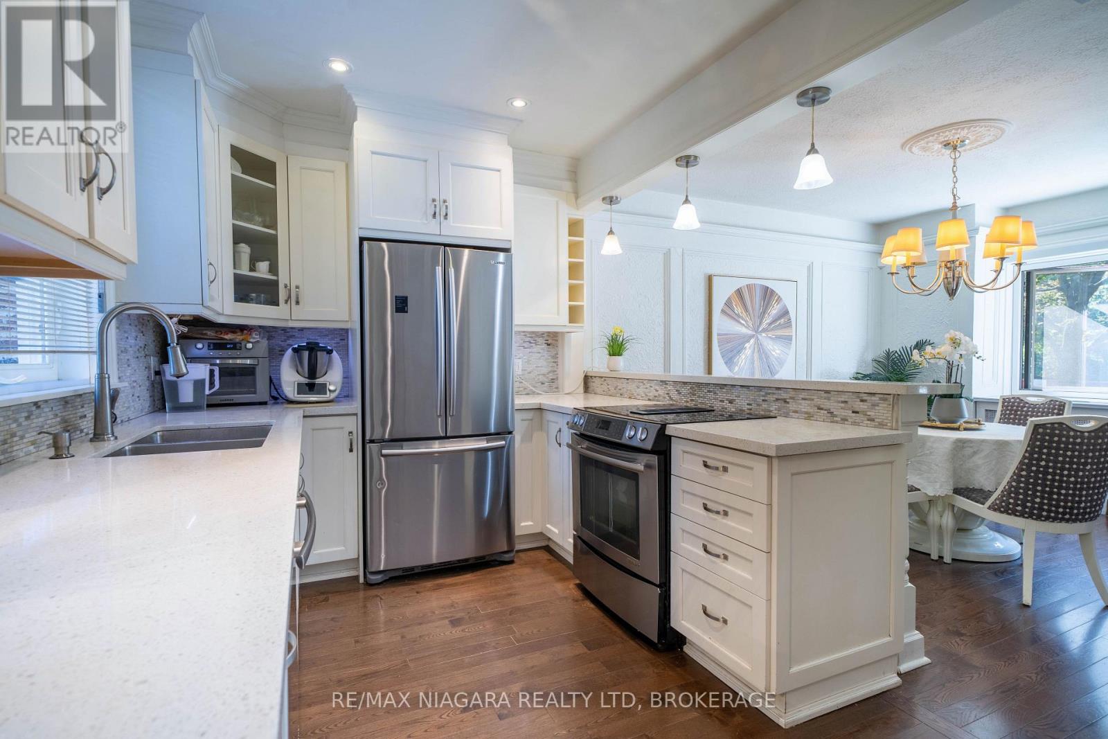 38 Yonge Boulevard, Toronto, Ontario  M5M 3G5 - Photo 20 - C13750476