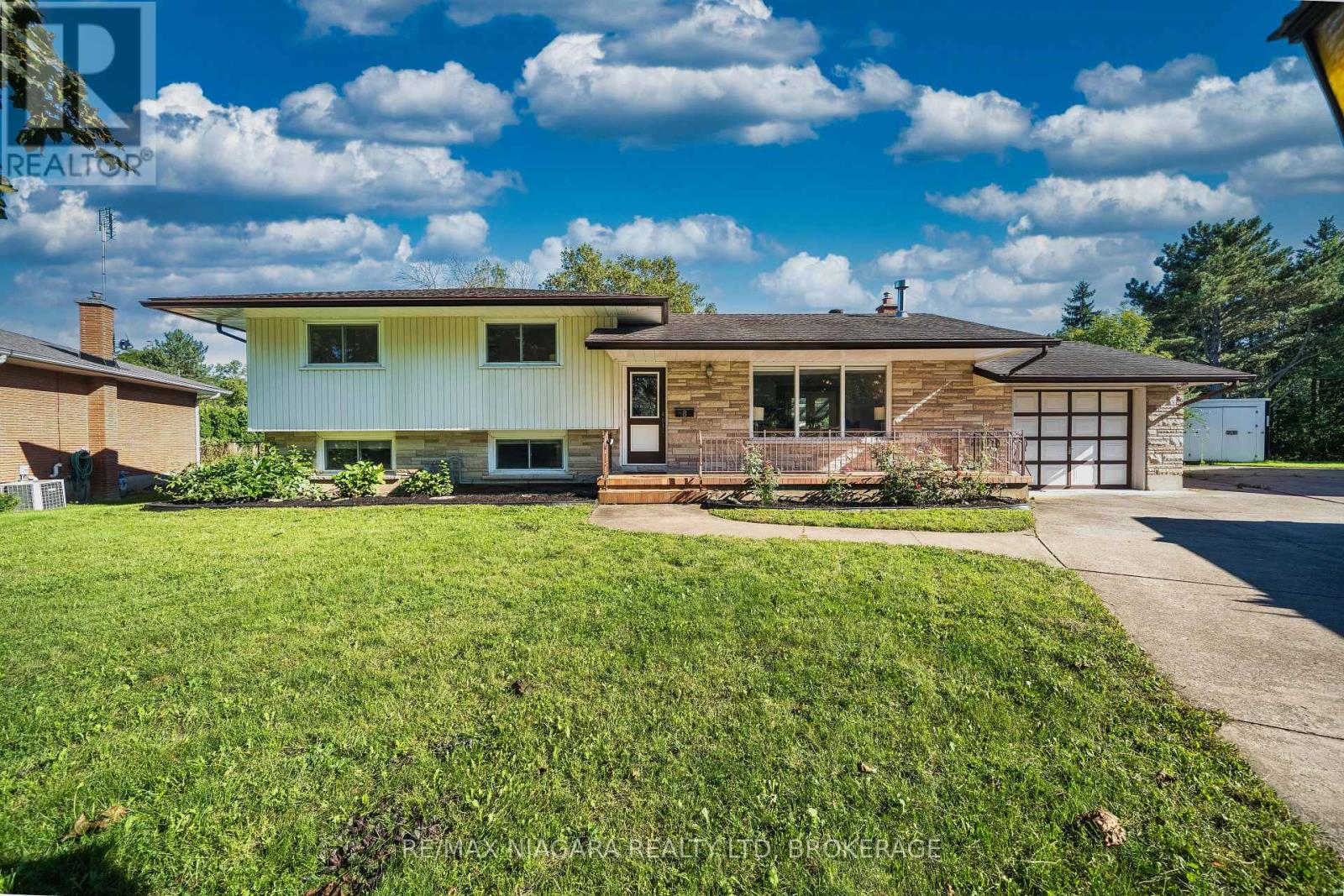 8 FERNWOOD TERRACE, St. Catharines, Ontario