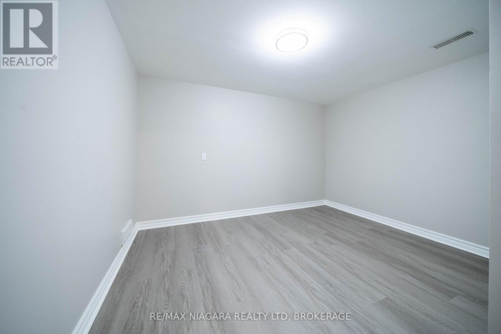 8 Fernwood Terrace, St. Catharines, Ontario  L2T 3W5 - Photo 37 - X13750490