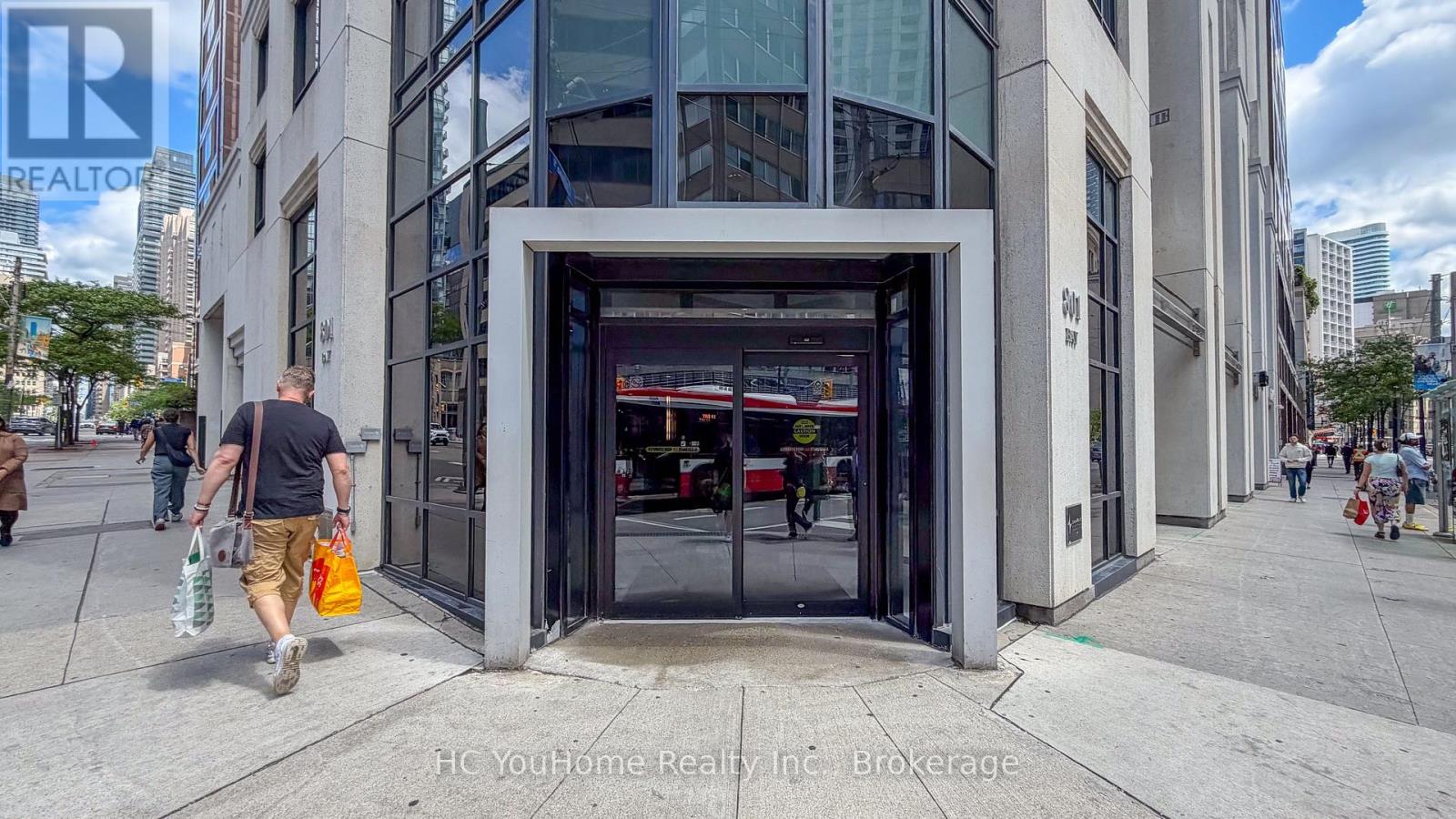 607 - 801 Bay Street, Toronto, Ontario  M5S 1Y9 - Photo 2 - C13750460