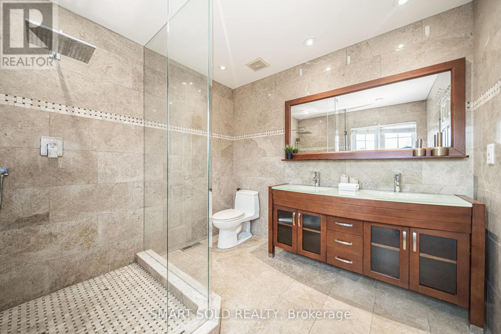 16 Courtney Crescent, Richmond Hill, Ontario  L4E 4B9 - Photo 23 - N13750478