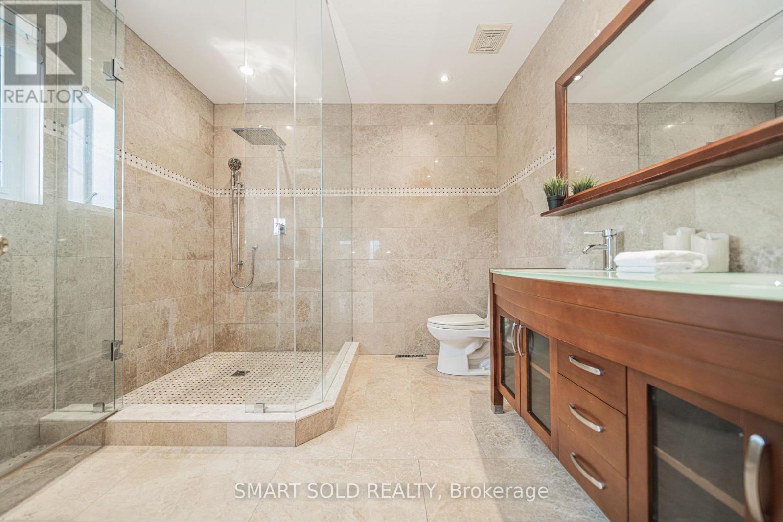 16 Courtney Crescent, Richmond Hill, Ontario  L4E 4B9 - Photo 24 - N13750478