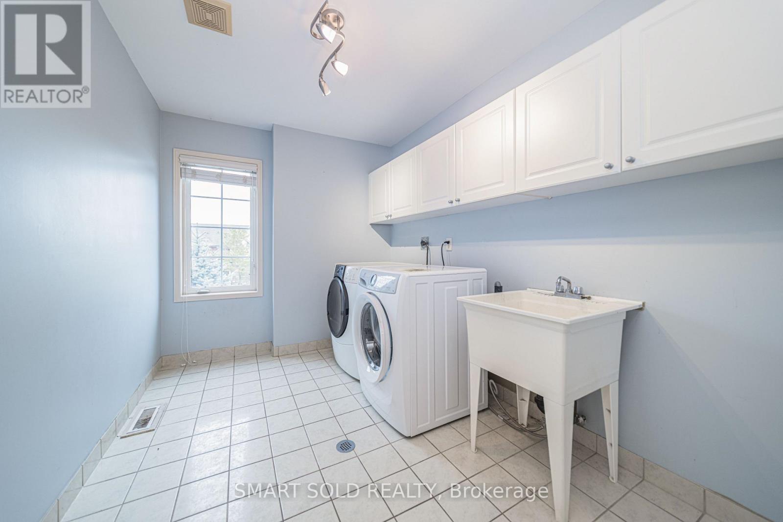 16 Courtney Crescent, Richmond Hill, Ontario  L4E 4B9 - Photo 28 - N13750478