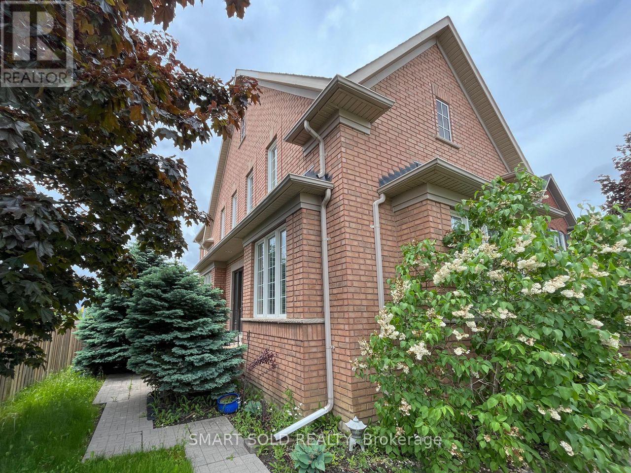 16 Courtney Crescent, Richmond Hill, Ontario  L4E 4B9 - Photo 36 - N13750478