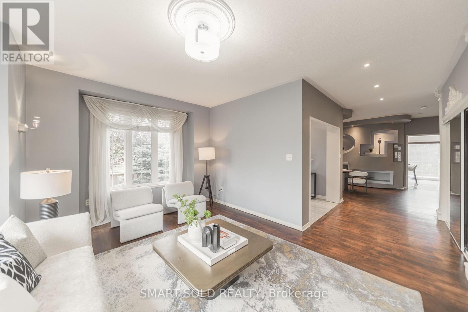 16 Courtney Crescent, Richmond Hill, Ontario  L4E 4B9 - Photo 4 - N13750478