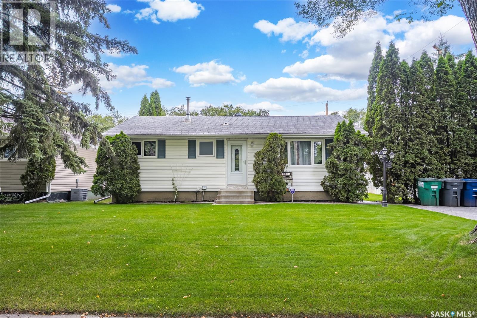 2814 21st Street W, Saskatoon, Saskatchewan  S7M 0W5 - Photo 1 - SK047656