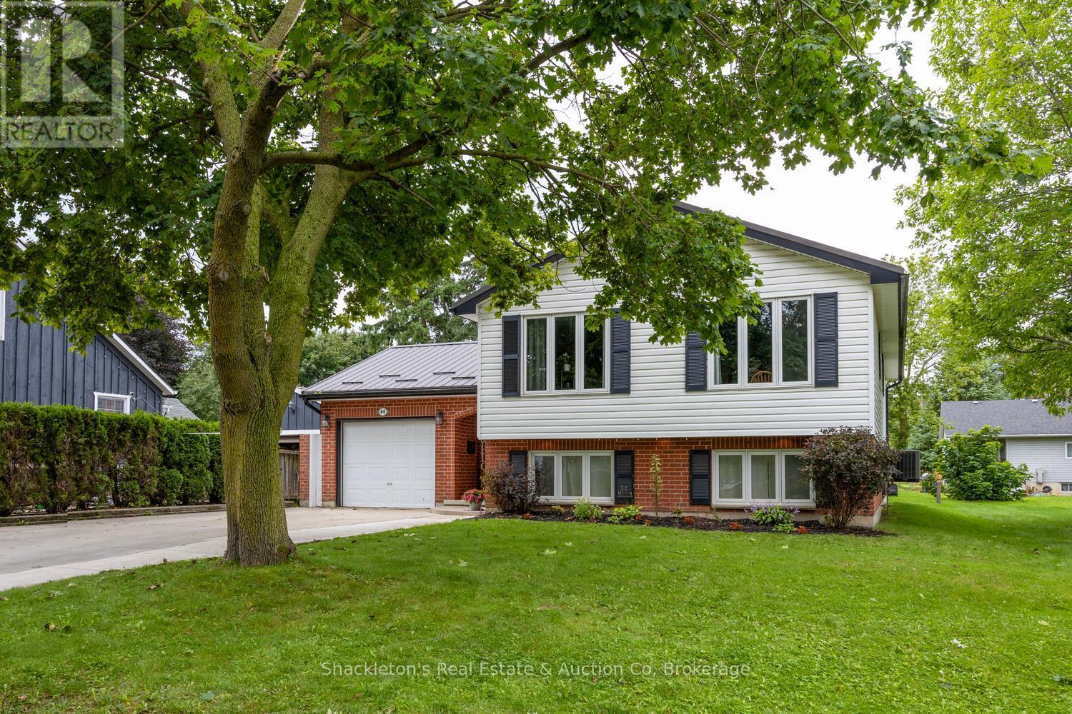 44 BLENHEIM STREET, West Perth, Ontario