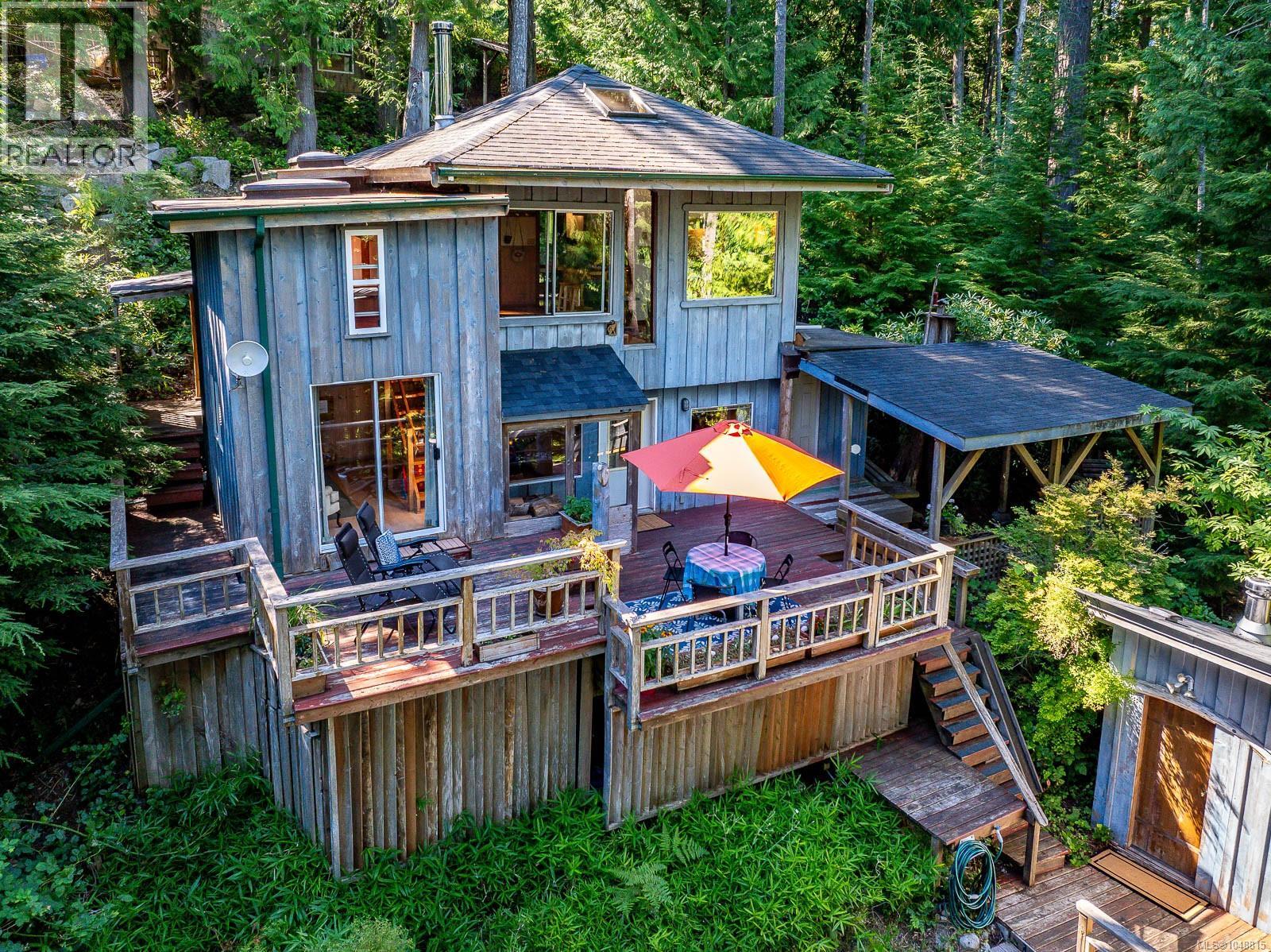 838 Sutil Point Rd, Cortes Island, British Columbia  V0P 1K0 - Photo 1 - 1048815